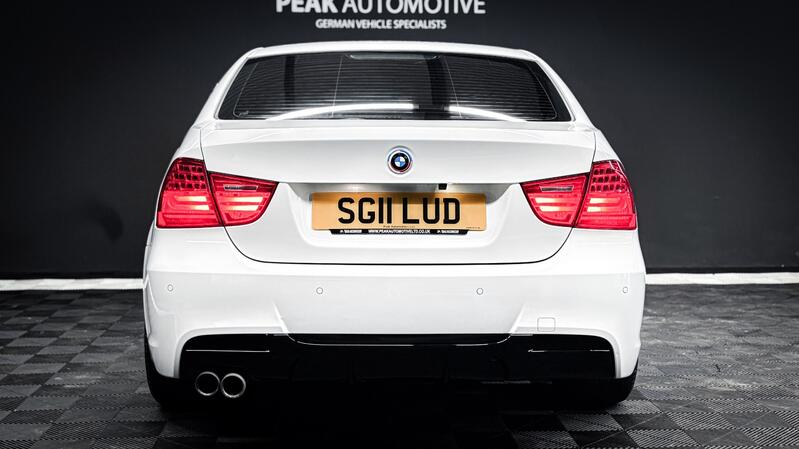 BMW 3 SERIES