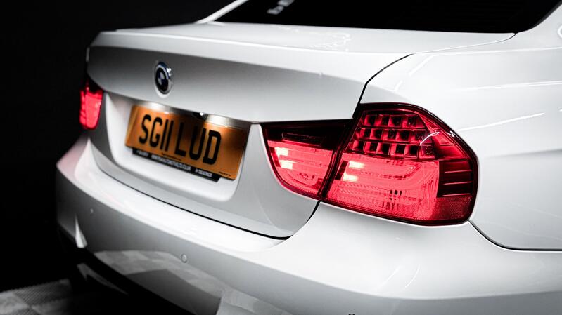 BMW 3 SERIES
