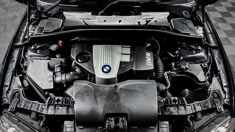 BMW 1 SERIES