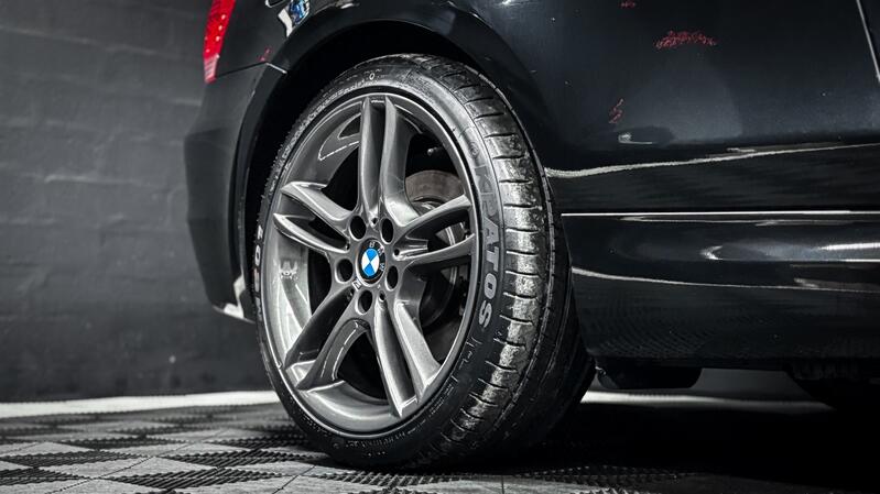 BMW 1 SERIES
