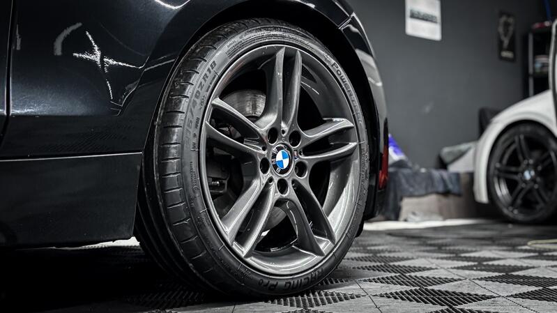 BMW 1 SERIES