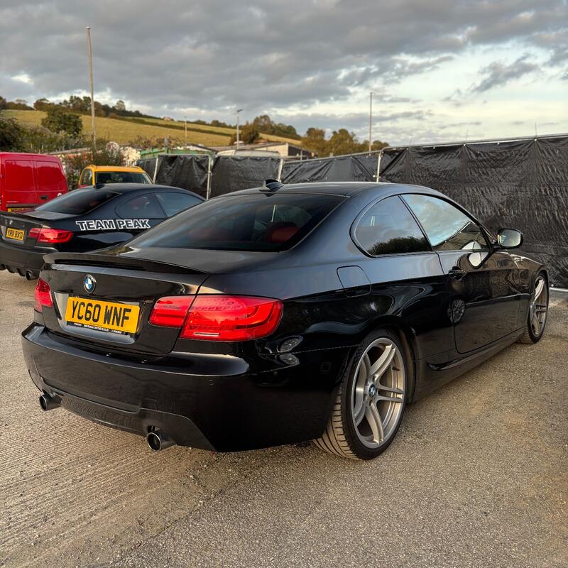 BMW 3 SERIES